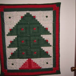 Handmade Christmas Tree Wall Hanging, Log Cabin Pattern